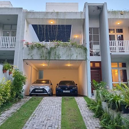 Oesis - Stylish Villa Steps From Historic Galle Fort Экстерьер фото