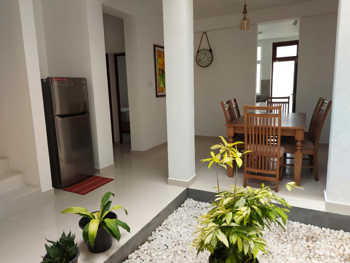 Oesis - Stylish Villa Steps From Historic Galle Fort Экстерьер фото