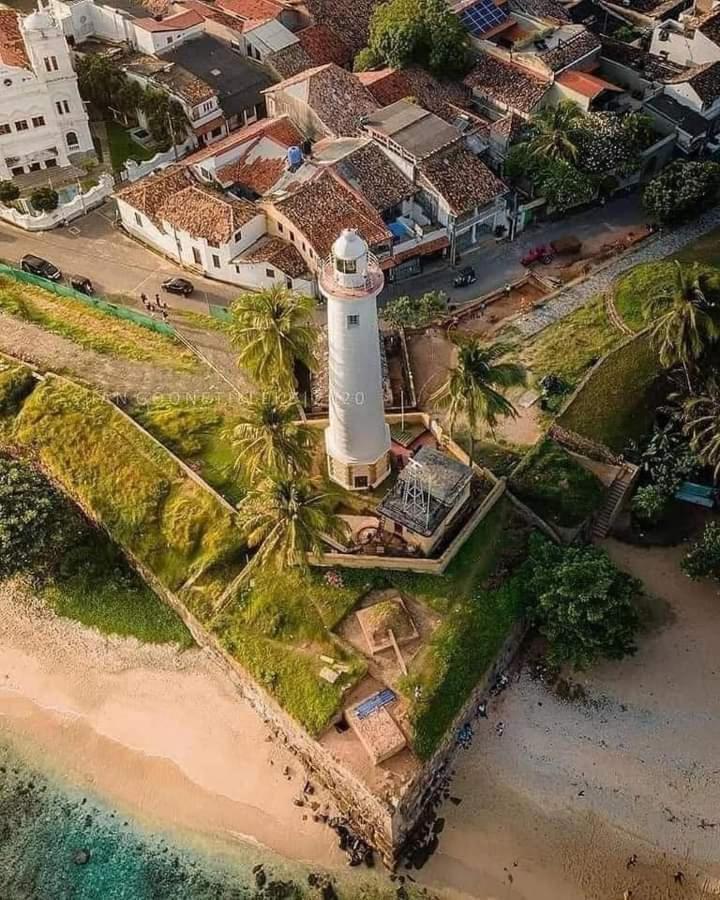 Oesis - Stylish Villa Steps From Historic Galle Fort Экстерьер фото